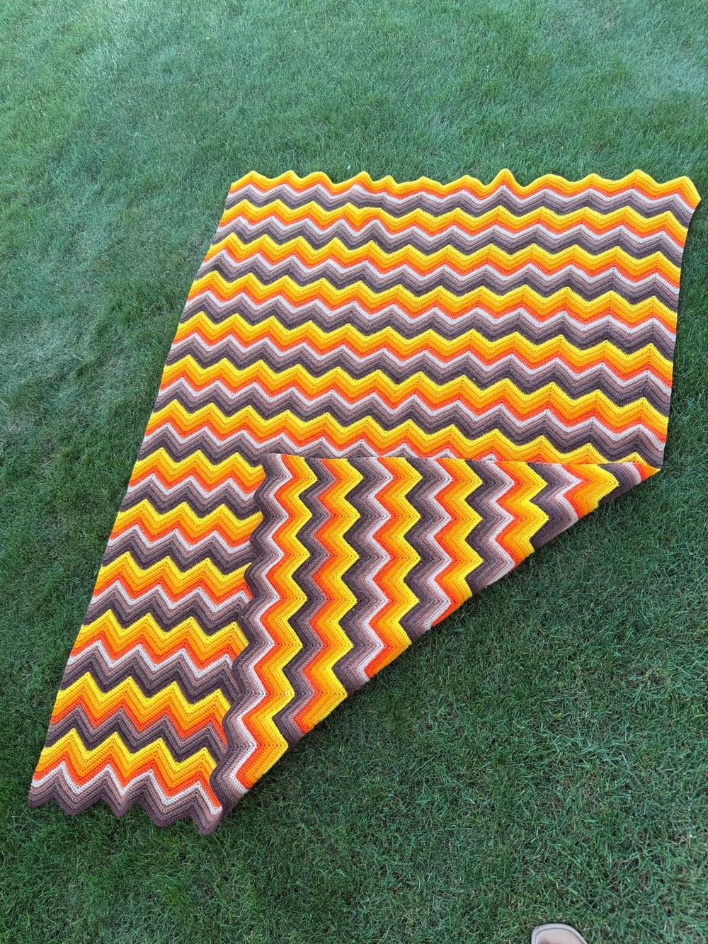 Vintage crochet afghan blanket 5x3.5ft 
Handmade - great condition!